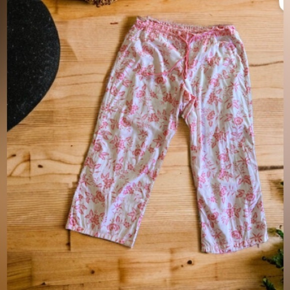 Gap lightweight floral pink Capri pants in size M wide legs - Picture 1 of 13